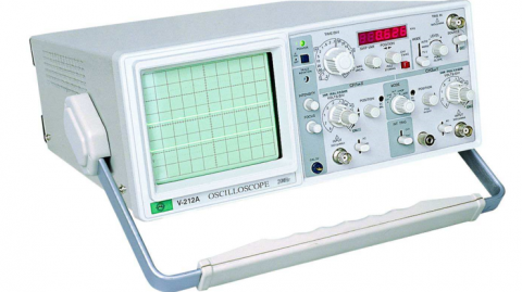 示波器调节与使用全攻略（电子工程师实战指南：从基础调校到产线级波形诊断）