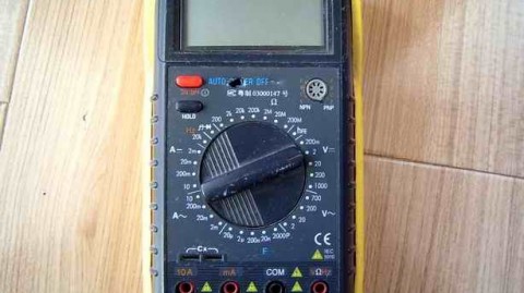 《新能源电池检测实操指南（适配汽车维修、消费电子、储能三大场景，万用表测量电池好坏全流程）》